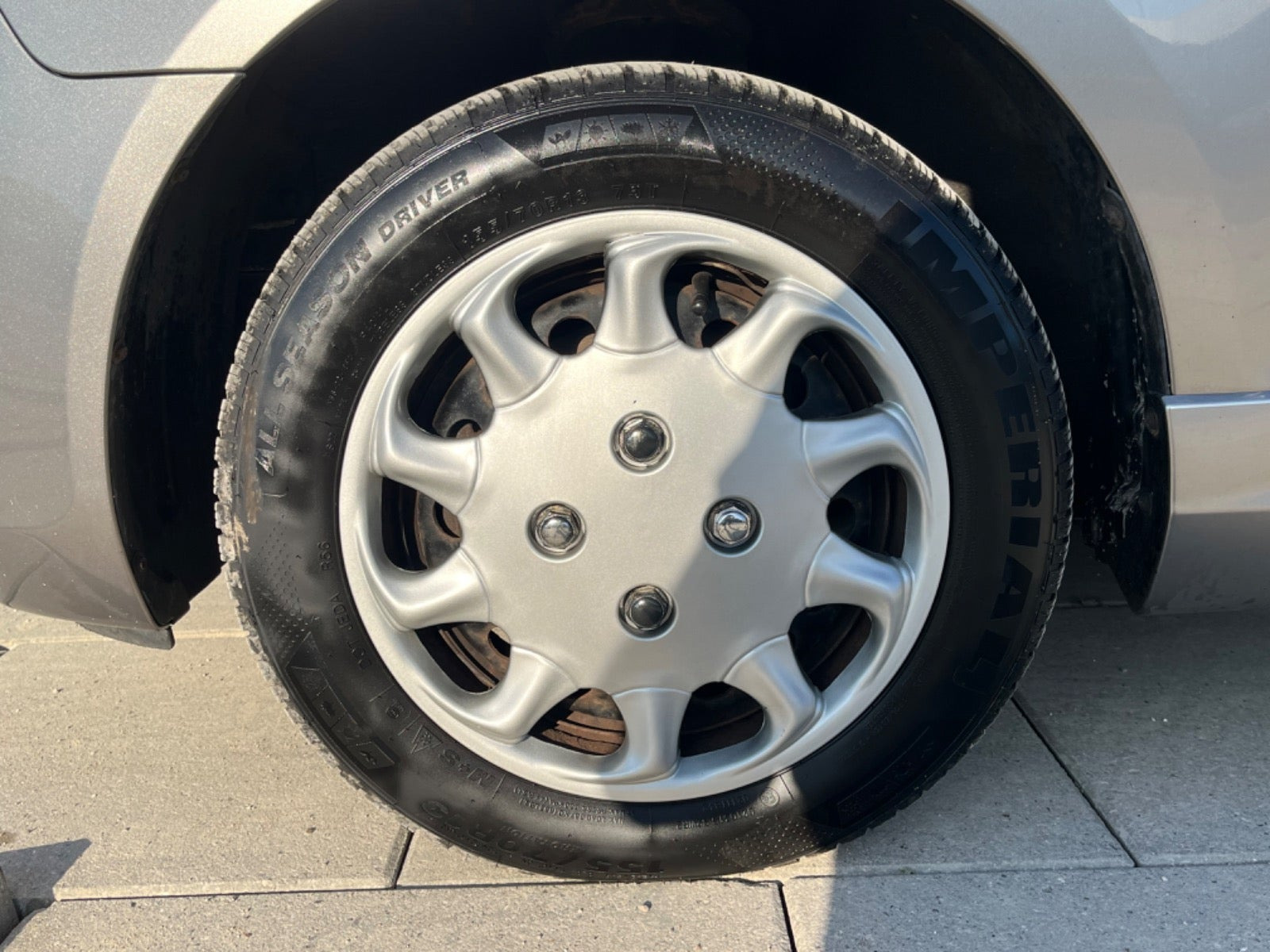 Grå Kia Picanto fra 2008