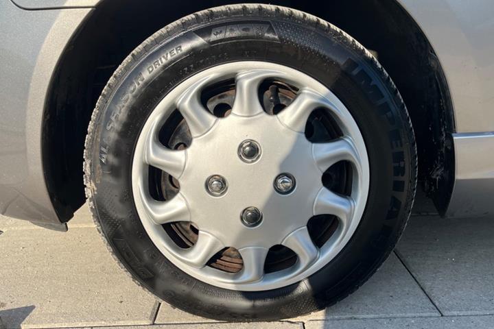Grå Kia Picanto fra 2008