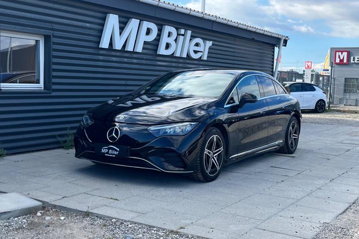 Sort Mercedes EQE300 fra 2024
