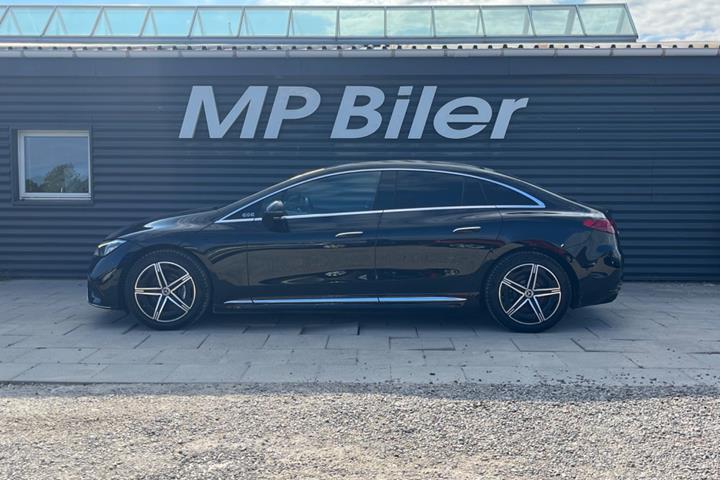 Sort Mercedes EQE300 fra 2024