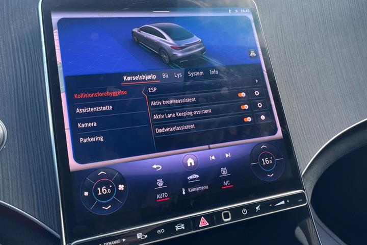 Sort Mercedes EQE300 fra 2024