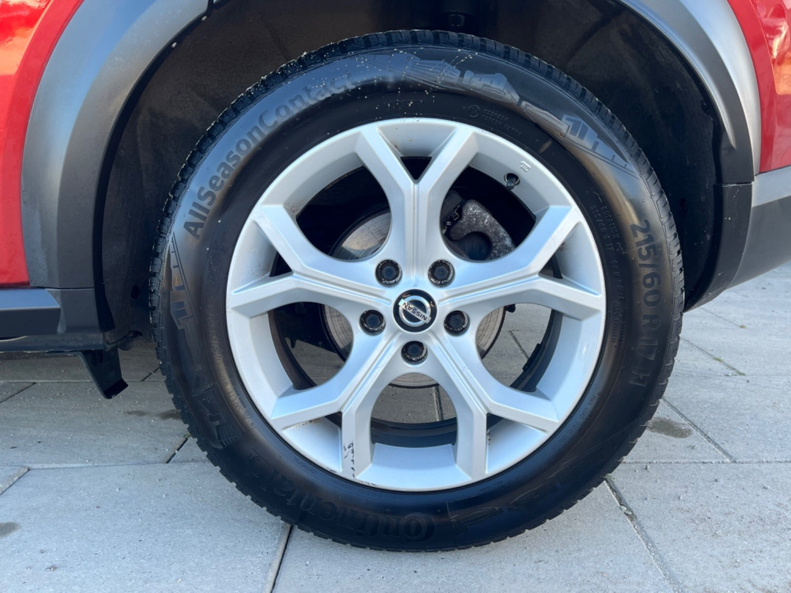 Rød Nissan Juke fra 2019