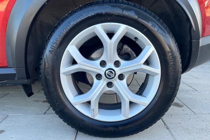 Rød Nissan Juke fra 2019