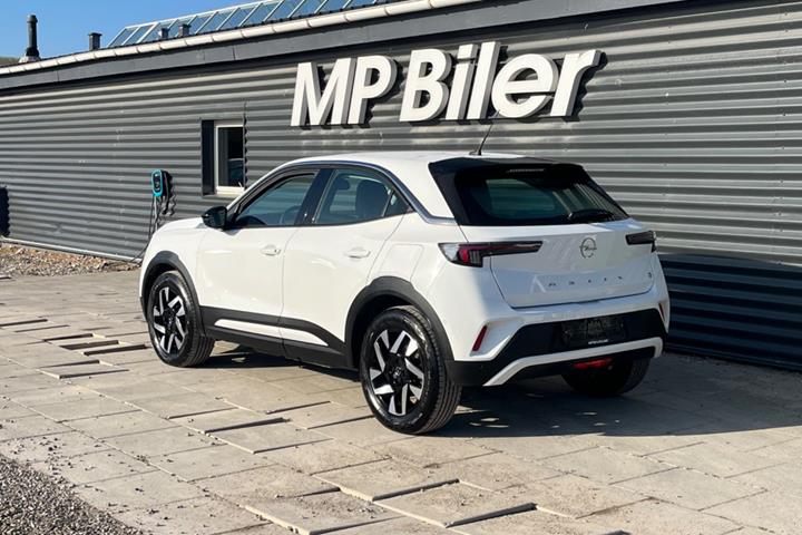 Hvid Opel Mokka-e fra 2024