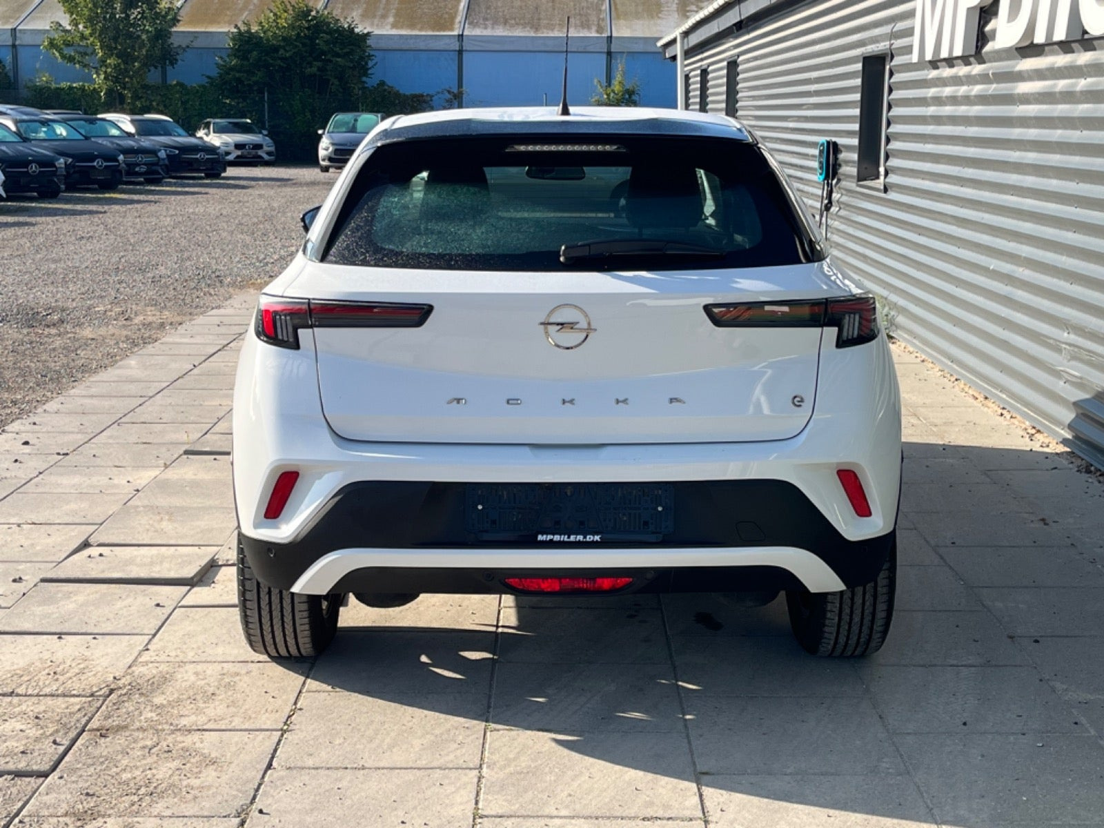 Hvid Opel Mokka-e fra 2024