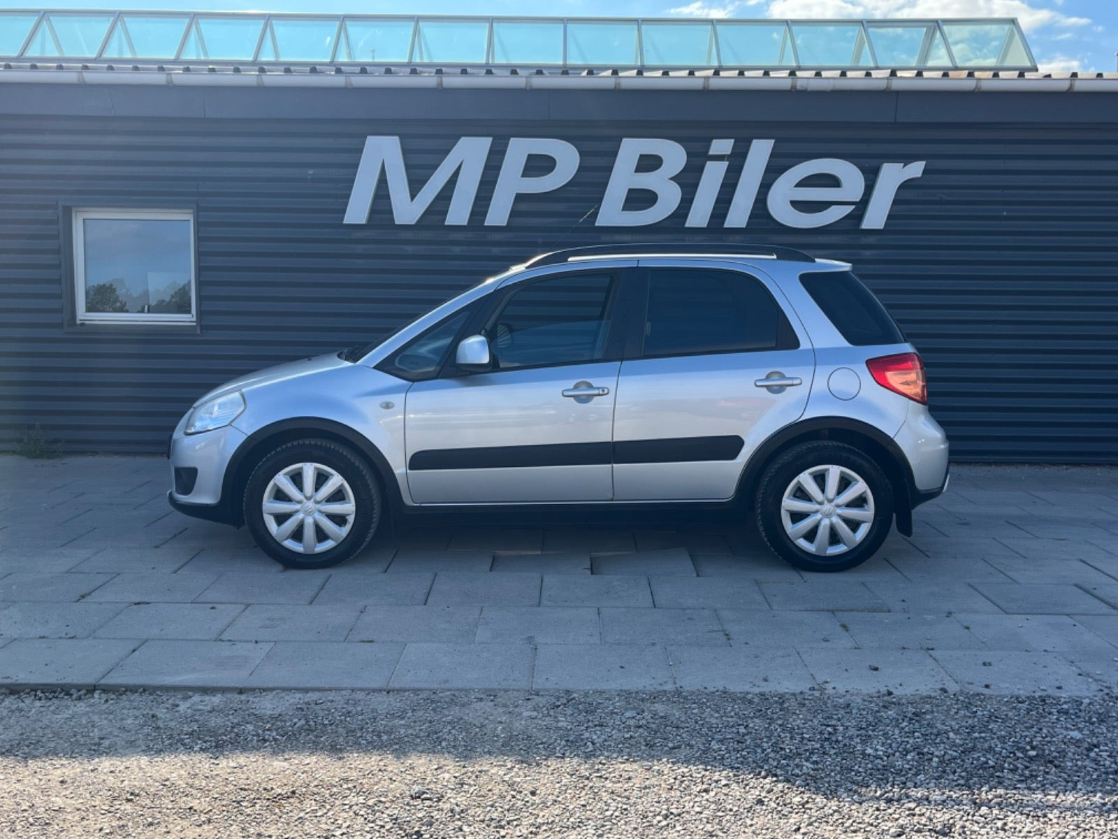 Sølv Suzuki SX4 fra 2008