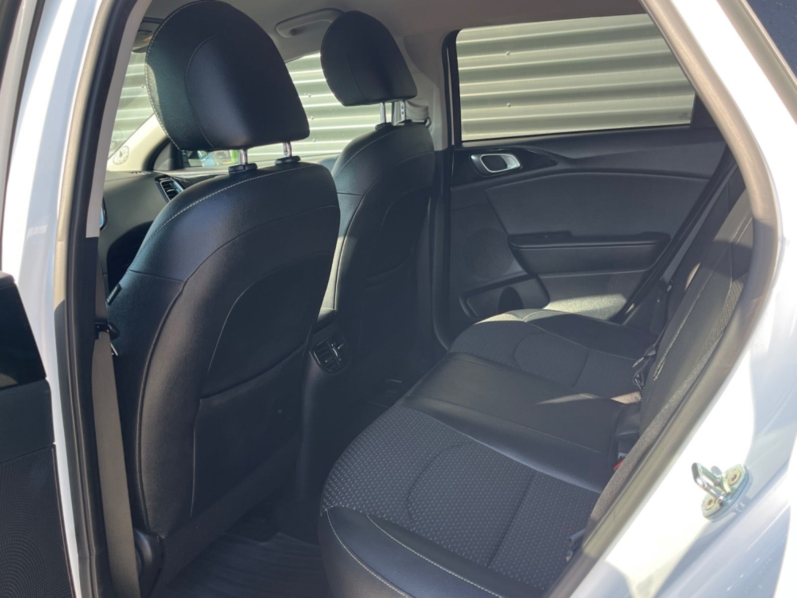 Hvid Kia Ceed fra 2021
