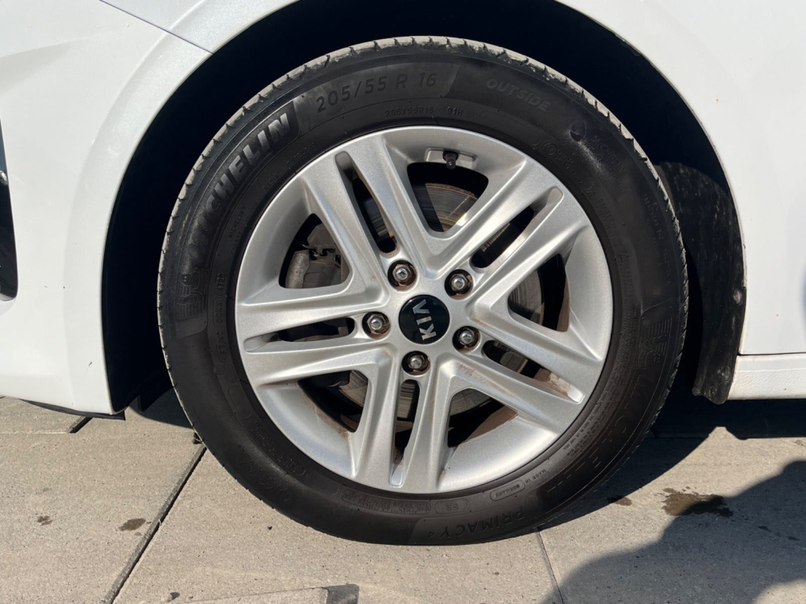 Hvid Kia Ceed fra 2021