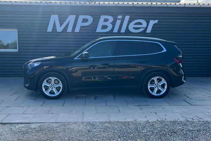 Sort BMW iX1 fra 2023