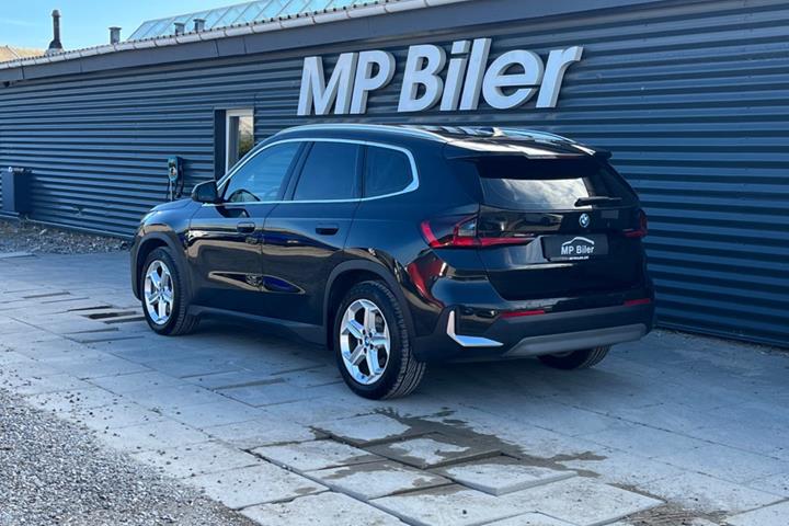 Sort BMW iX1 fra 2023