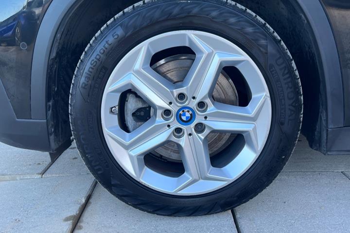 Sort BMW iX1 fra 2023