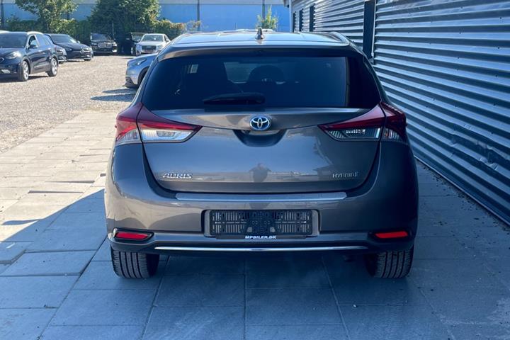 Grå Toyota Auris fra 2018