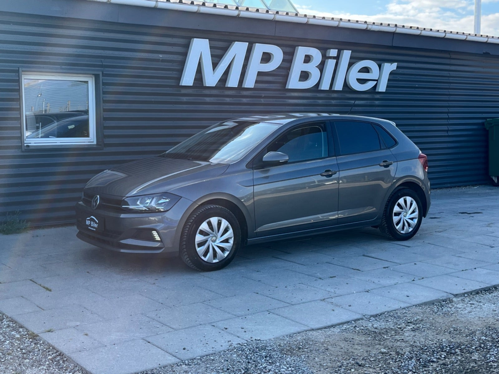 Grå VW Polo fra 2018