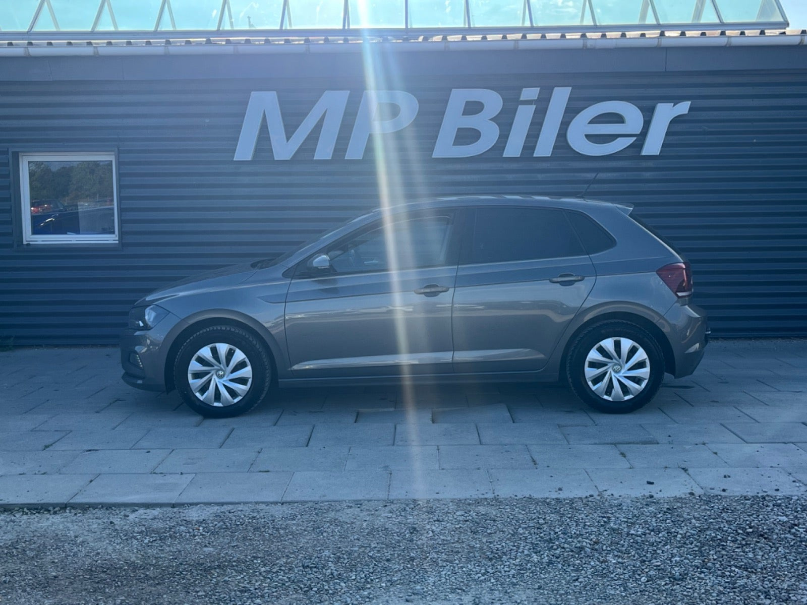 Grå VW Polo fra 2018