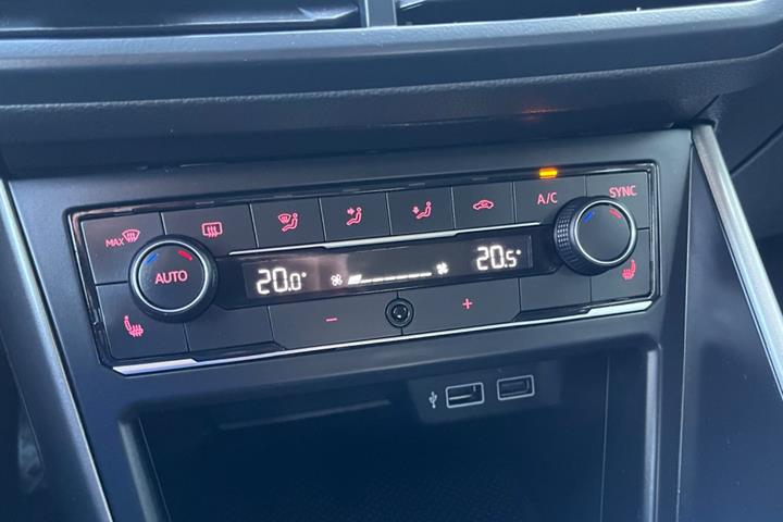 Grå VW Polo fra 2018