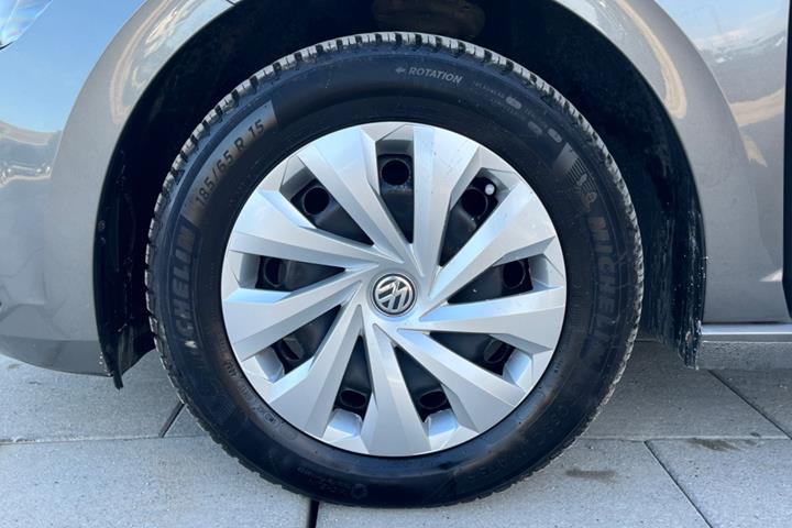 Grå VW Polo fra 2018