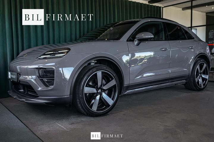 Grå Porsche Macan 4 fra 2025