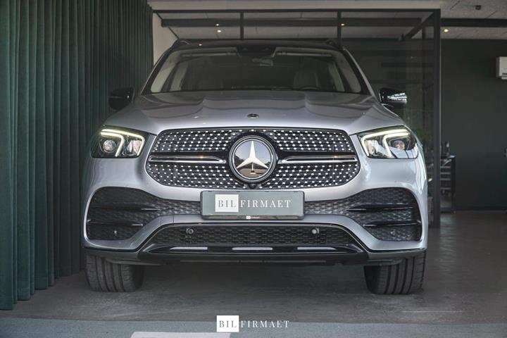 Sølv Mercedes GLE350 de fra 2023