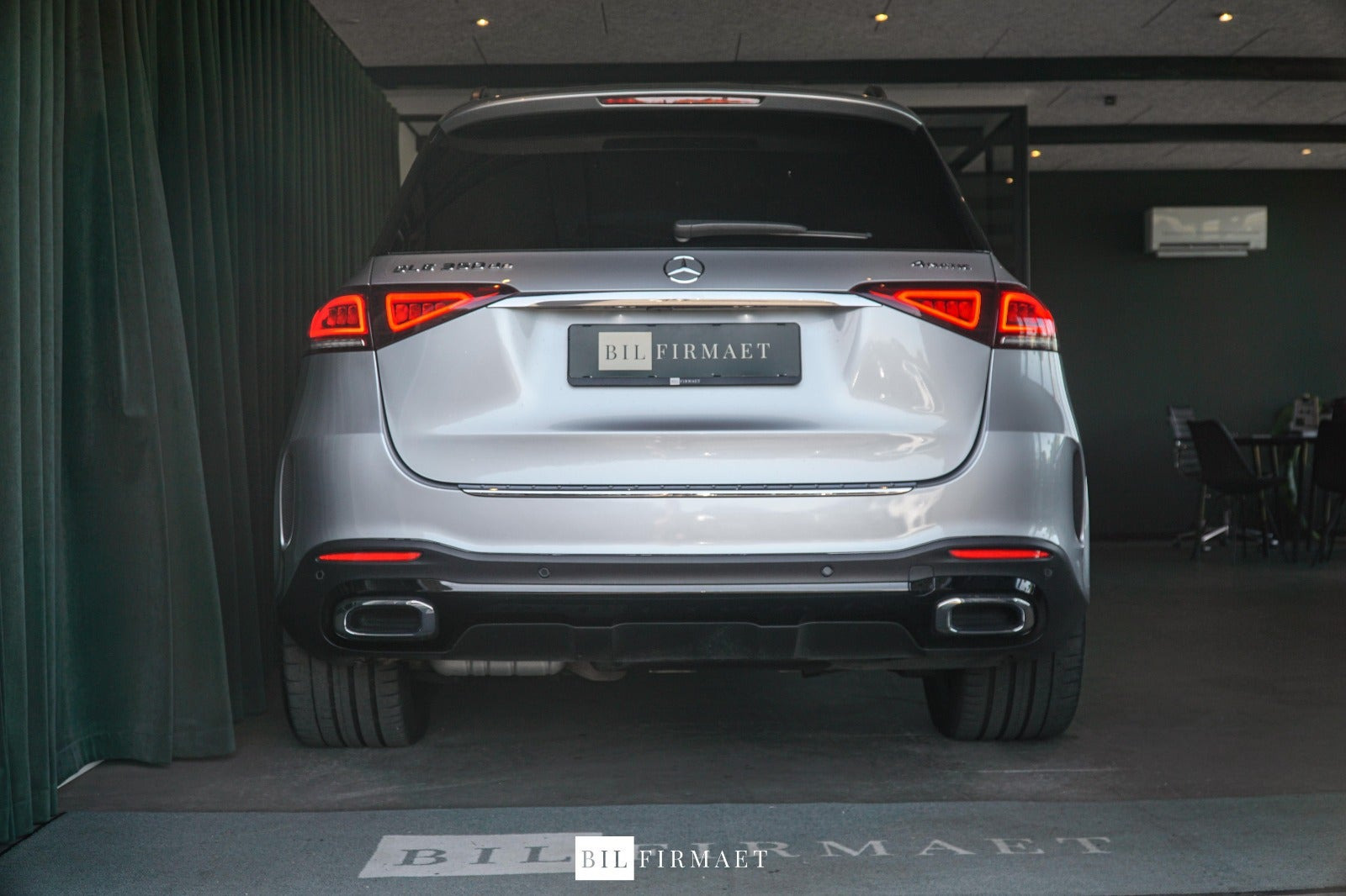 Sølv Mercedes GLE350 de fra 2023
