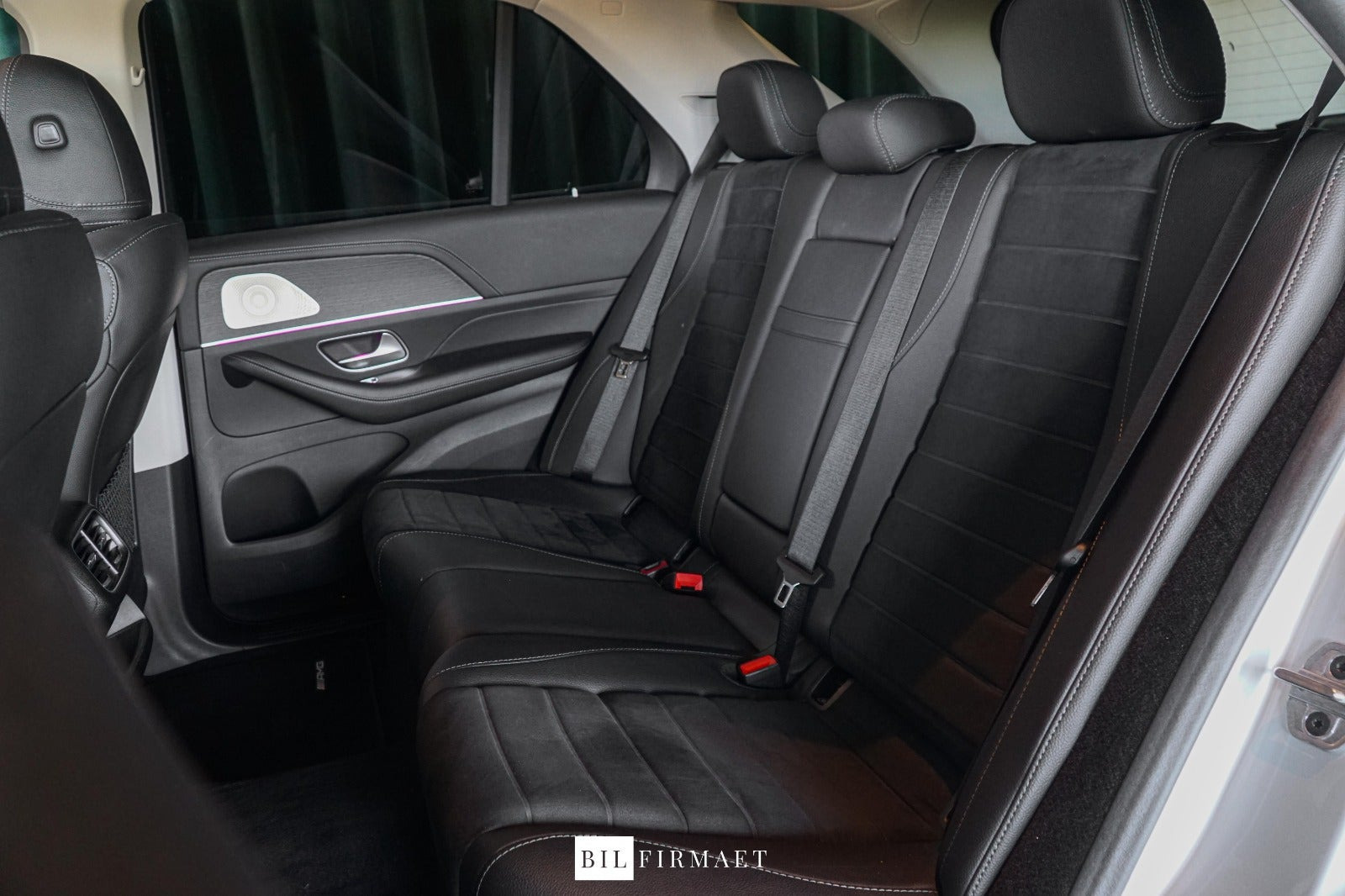 Sølv Mercedes GLE350 de fra 2023