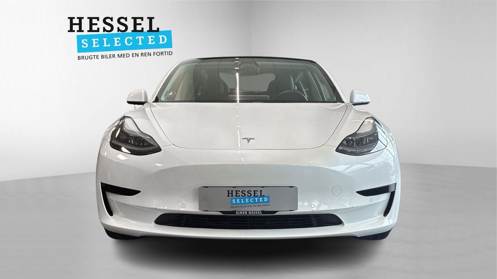 Hvid Tesla Model 3 fra 2021