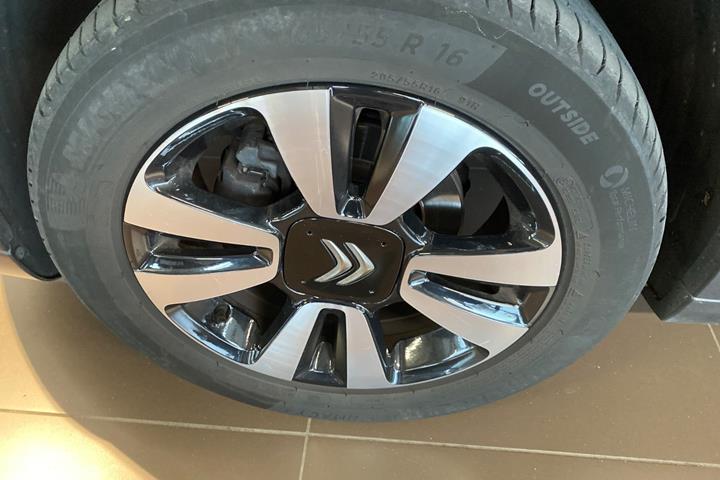 Rød Citroën C3 fra 2020