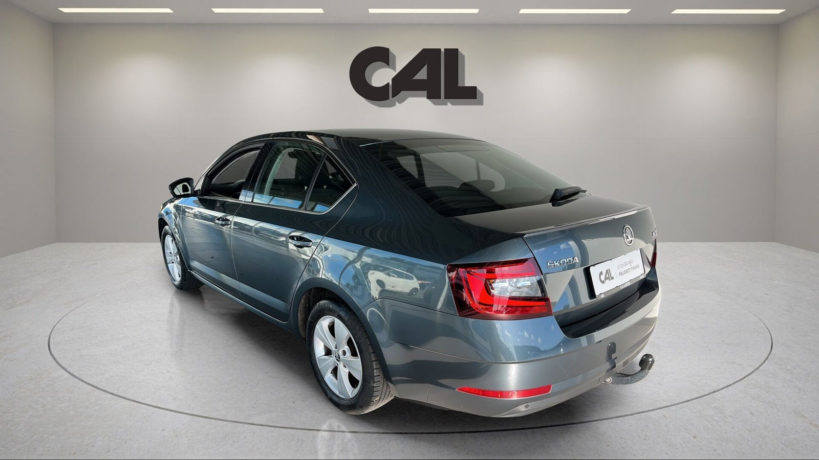 Grå Skoda Octavia fra 2019