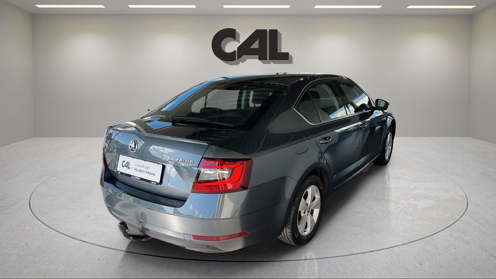 Grå Skoda Octavia fra 2019