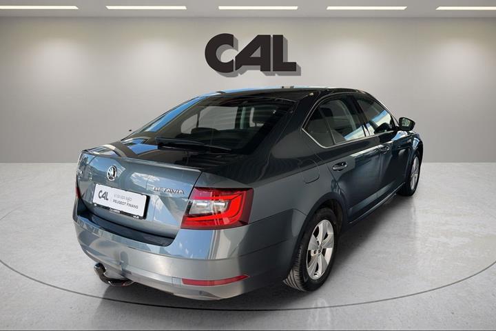 Grå Skoda Octavia fra 2019