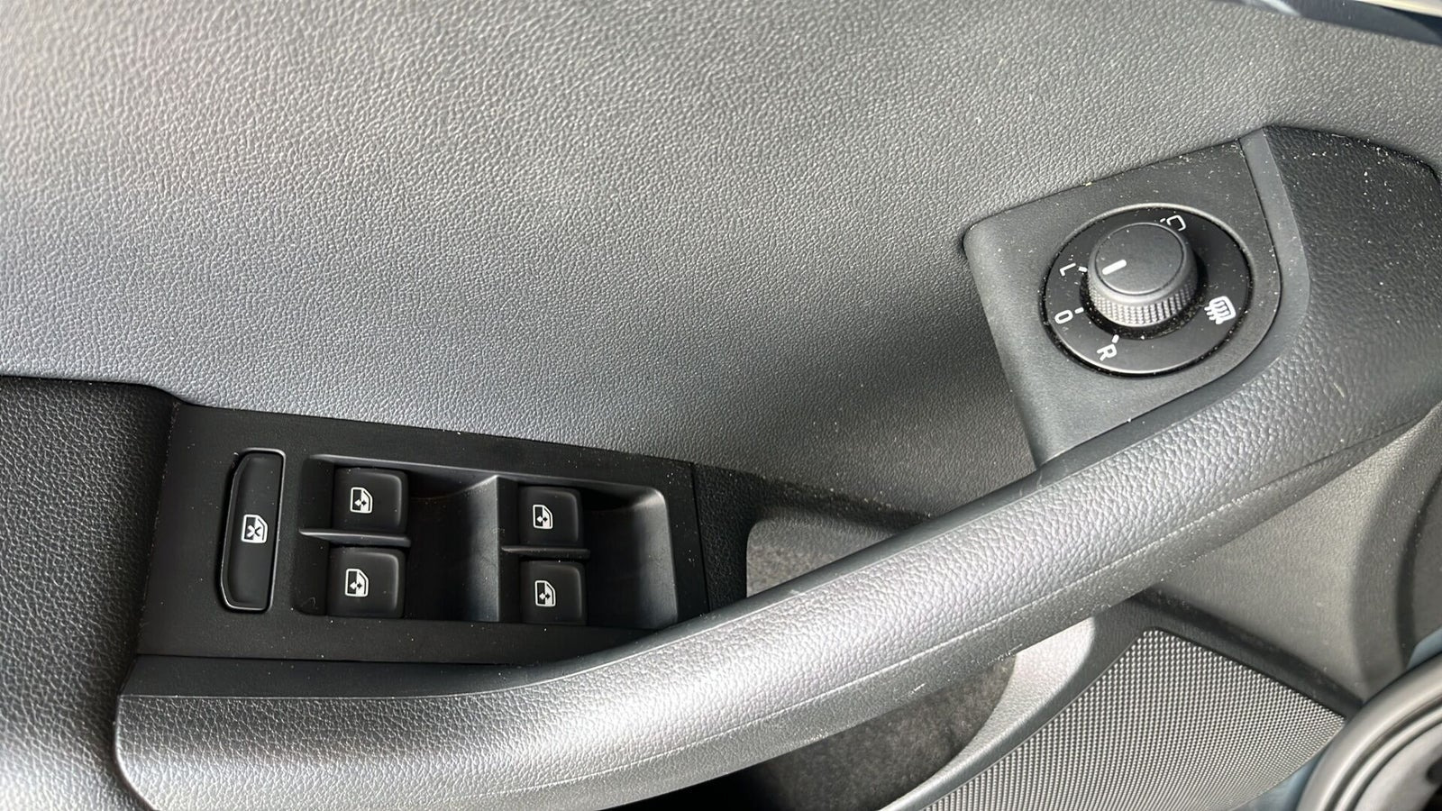 Grå Skoda Octavia fra 2019