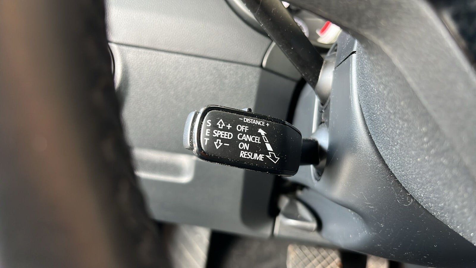 Grå Skoda Octavia fra 2019