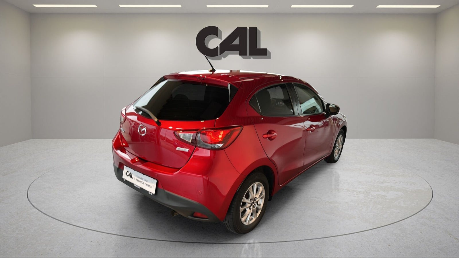 Rød Mazda 2 fra 2019