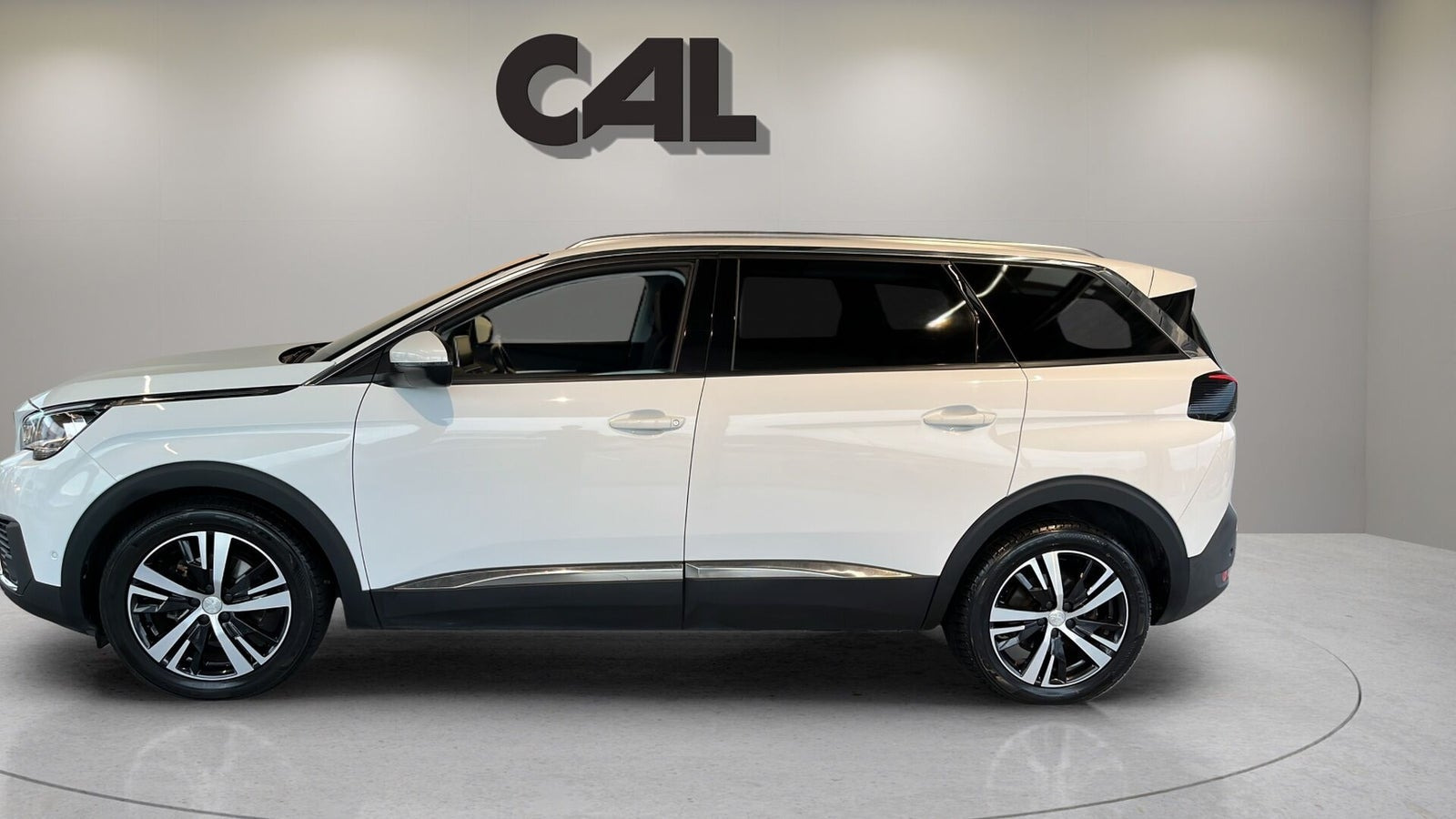 Hvid Peugeot 5008 fra 2018