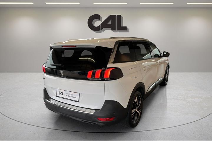 Hvid Peugeot 5008 fra 2018