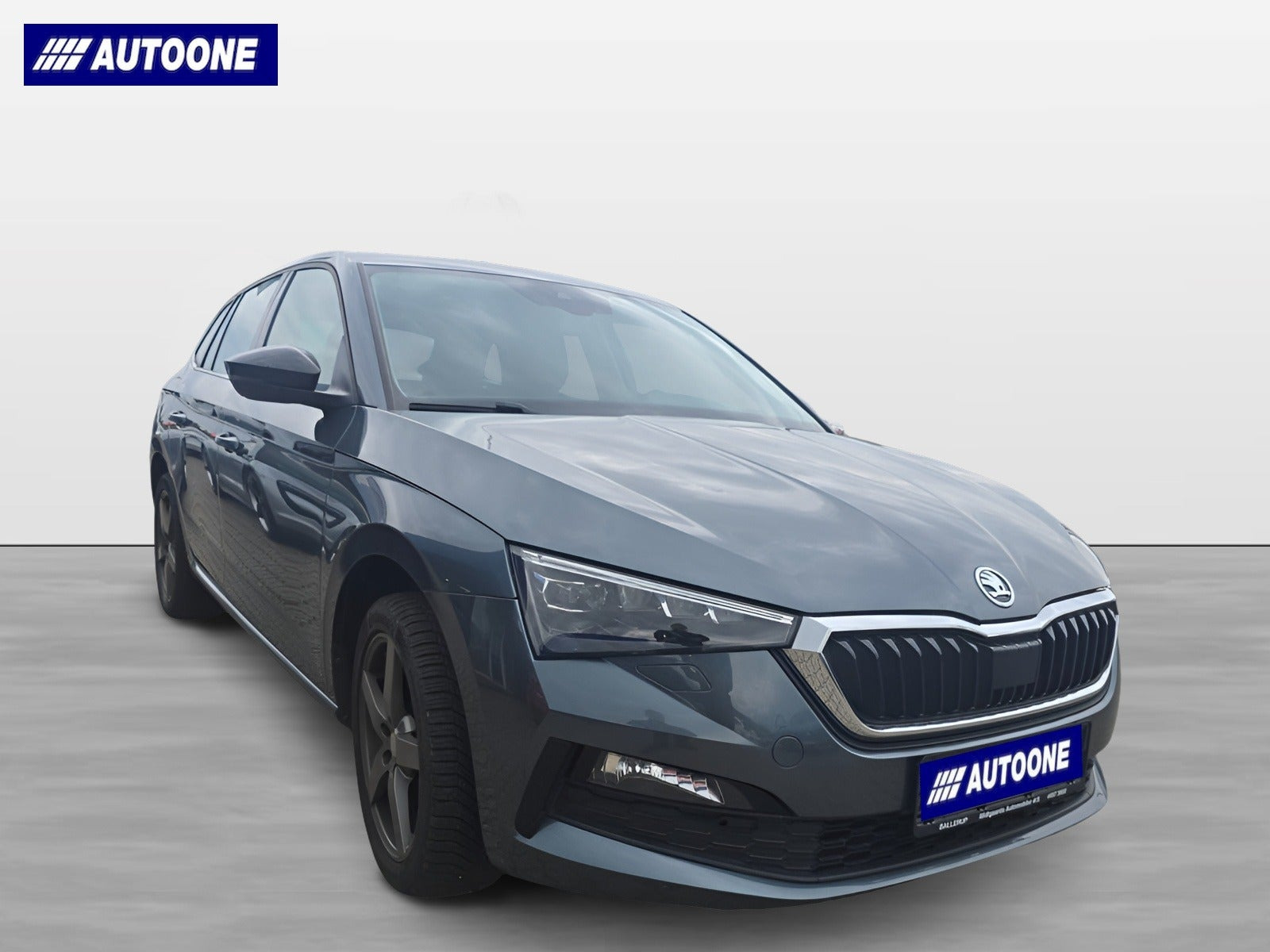 Grå Skoda Scala fra 2021