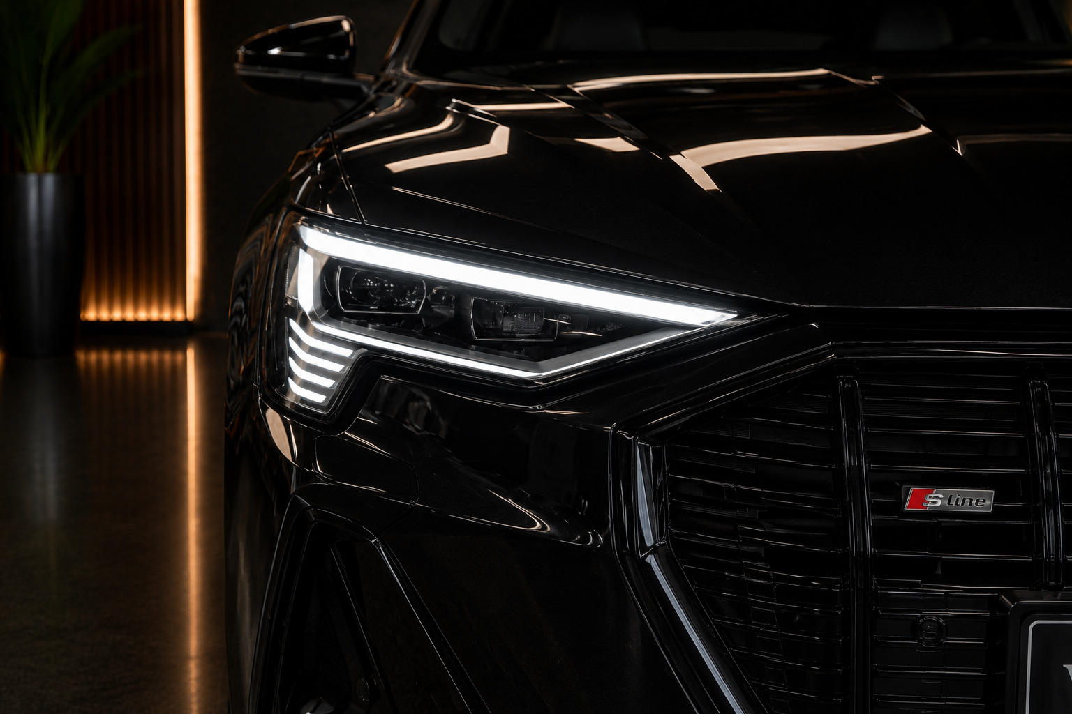 Sort Audi e-tron fra 2022