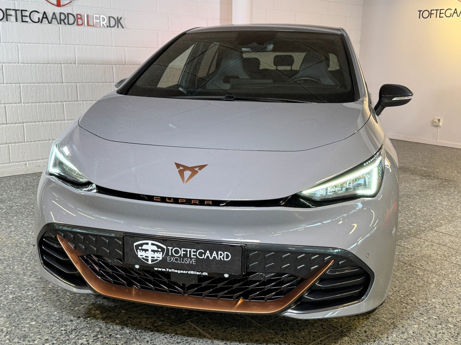 Grå Cupra Born fra 2023