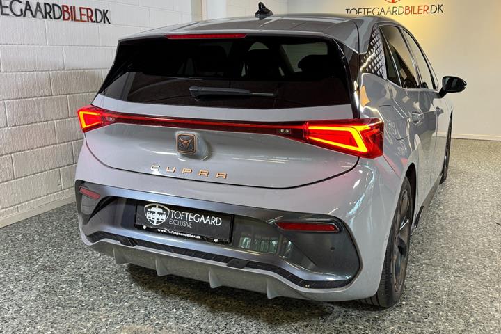 Grå Cupra Born fra 2023
