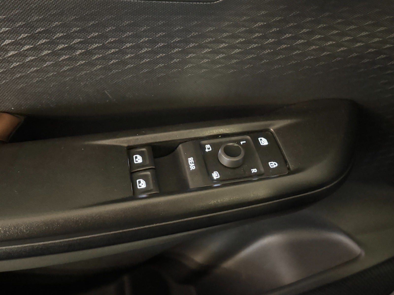 Grå Cupra Born fra 2023