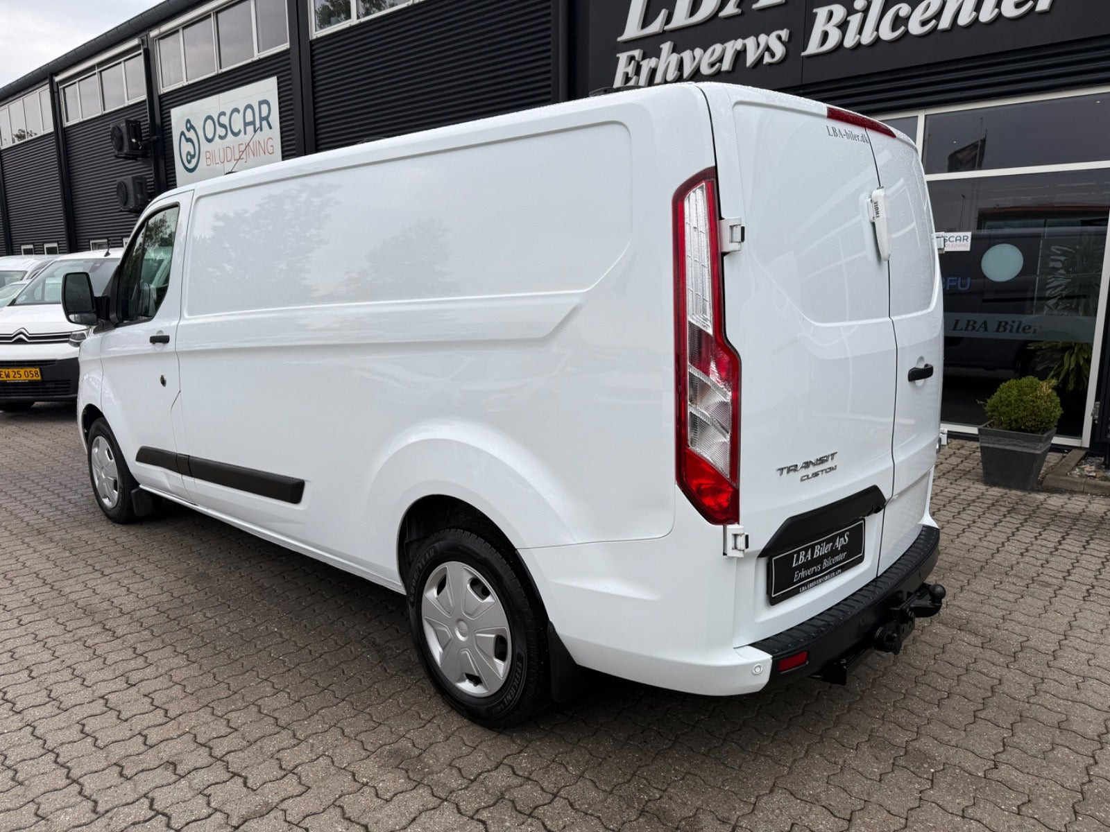Hvid Ford Transit Custom 300 L2 fra 2023