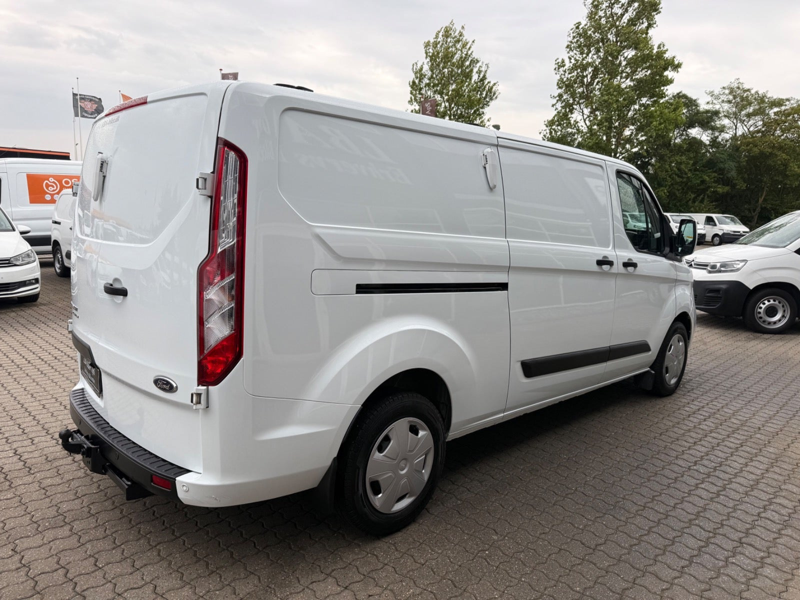 Hvid Ford Transit Custom 300 L2 fra 2023