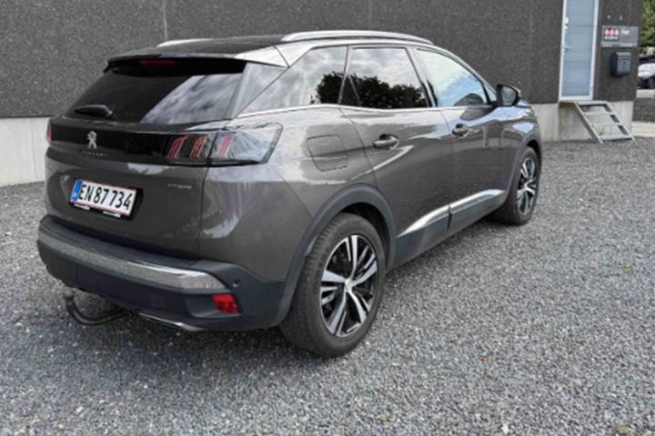Grå Peugeot 3008 fra 2021