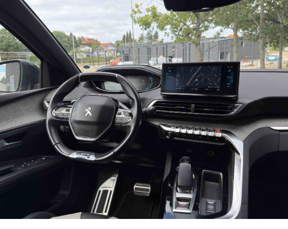 Grå Peugeot 3008 fra 2021