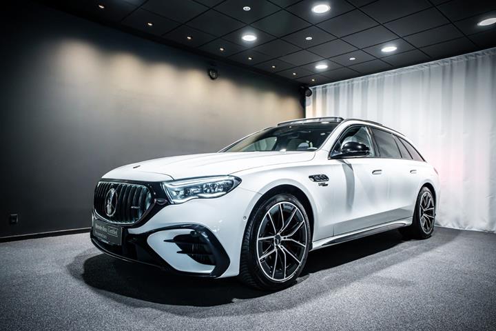 Hvid Mercedes E53 fra 2025