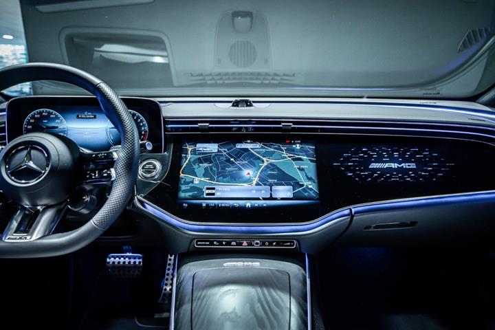 Hvid Mercedes E53 fra 2025