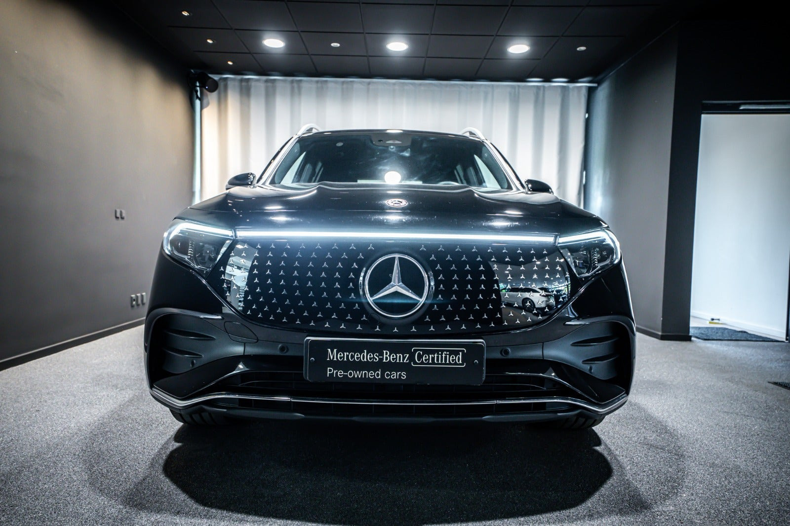 Sort Mercedes EQB250+ fra 2025
