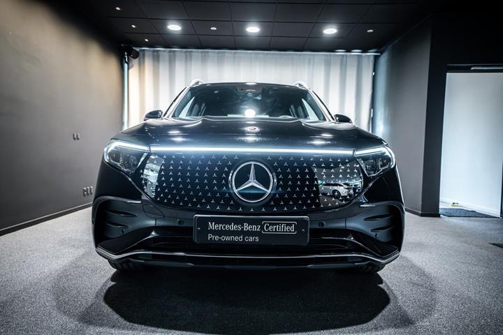 Sort Mercedes EQB250+ fra 2025