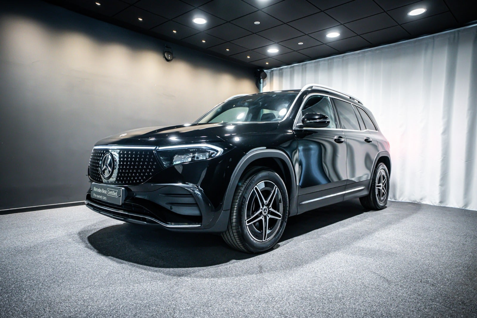 Sort Mercedes EQB250+ fra 2025
