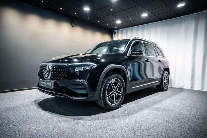 Sort Mercedes EQB250+ fra 2025