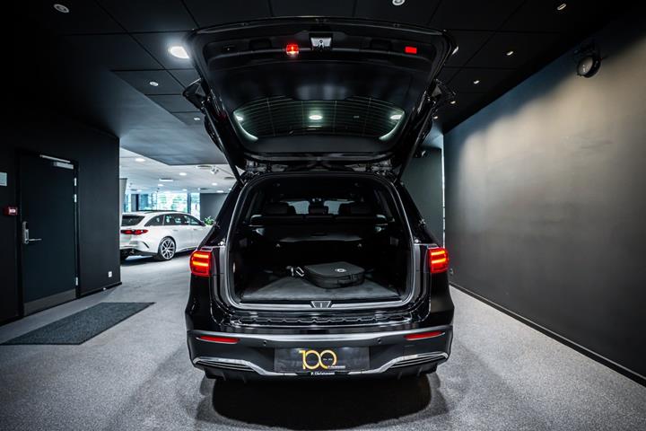 Sort Mercedes EQB250+ fra 2025